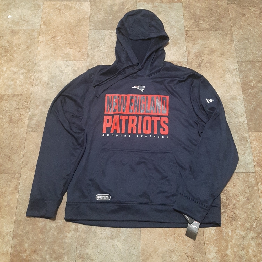 New. New Era Mens New England Patriots Combine Offside Navy Hoodie. Size Medium.